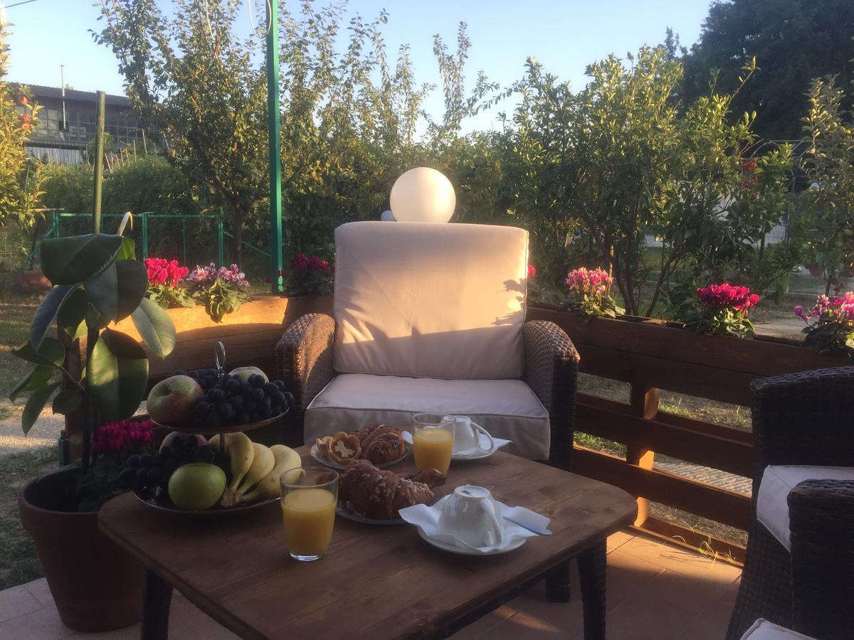 Bba2Passi Bed and Breakfast Marina di Massa Exterior foto
