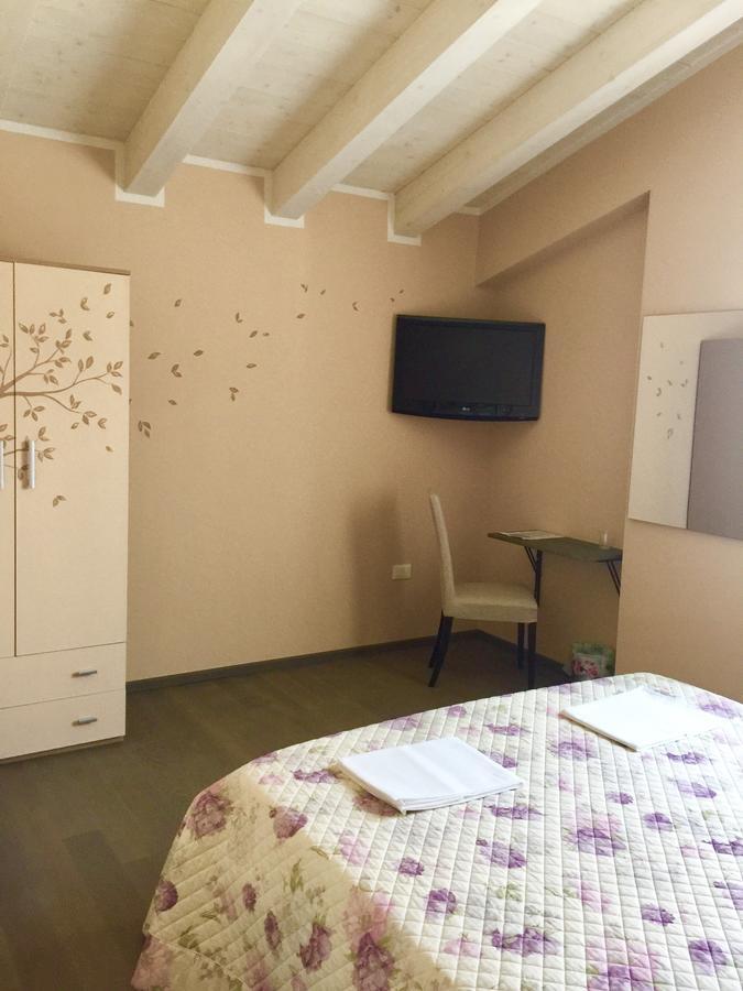 Bba2Passi Bed and Breakfast Marina di Massa Exterior foto
