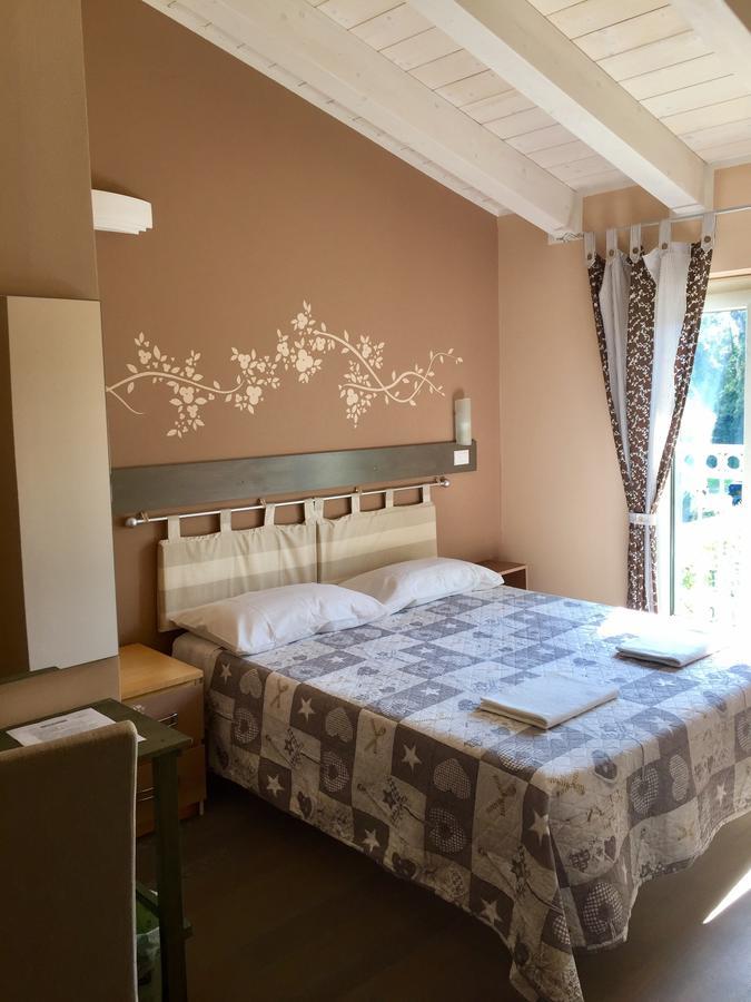 Bba2Passi Bed and Breakfast Marina di Massa Exterior foto