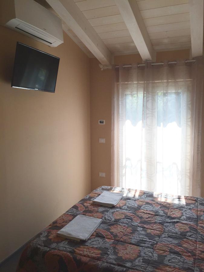 Bba2Passi Bed and Breakfast Marina di Massa Exterior foto