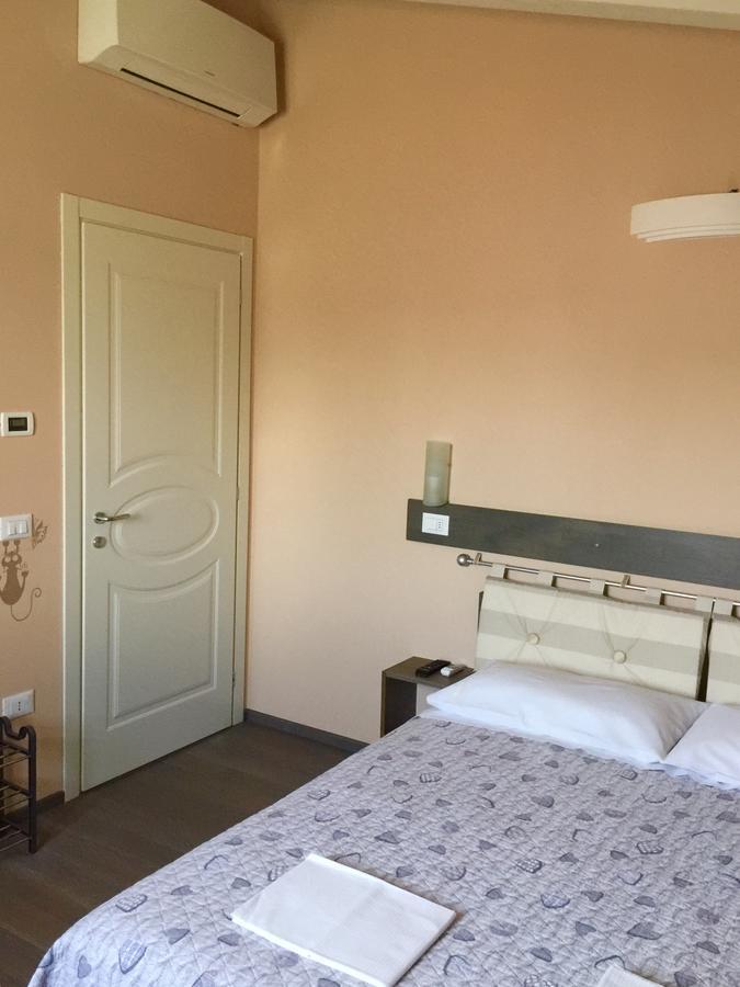 Bba2Passi Bed and Breakfast Marina di Massa Exterior foto