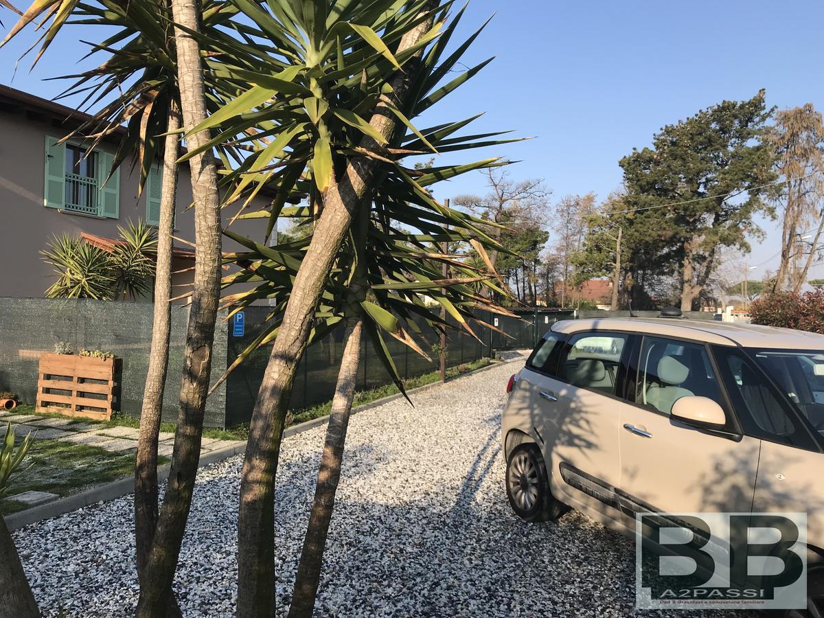 Bba2Passi Bed and Breakfast Marina di Massa Exterior foto